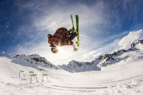 开云竞猜官网-德国泳坛“稳定器”梅尔滕斯值得信赖