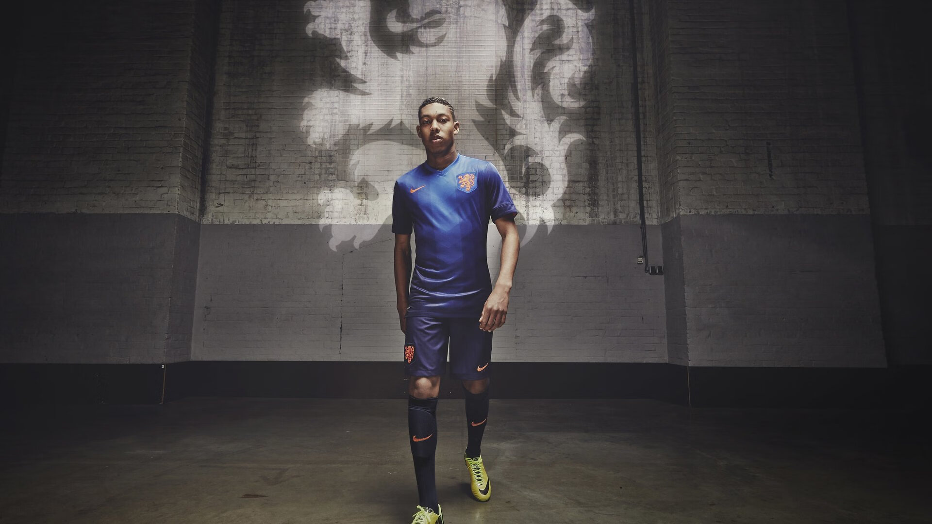 利物浦欧冠逐步逼近，目标盾牌在望